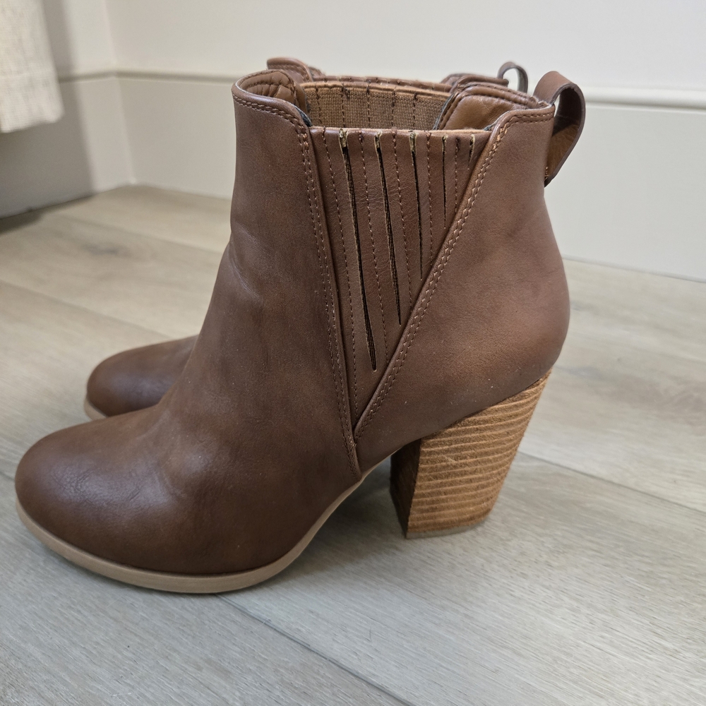 Call It Spring tan cognac heeled ankle boots, size 7 - Picture 2 of 6